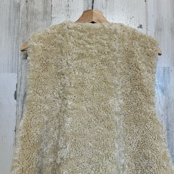 Anthropologie Akemi & Kin Alonna Cream Sherpa Teddy Vest One Size - Picture 7 of 12